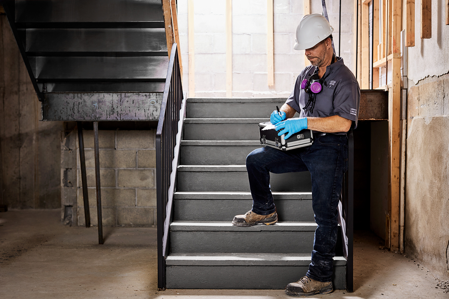 Professionnels collaborant sur un chantier dans le cadre d’un mandat multidisciplinaire